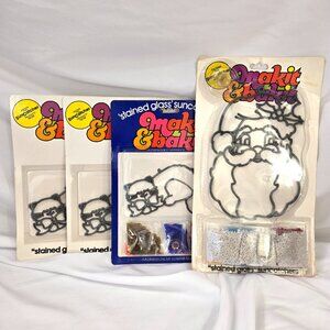 VINTAGE 4 Christmas Makit & Bakit Suncatcher Kits- Santa & 3 Kittens in Bows